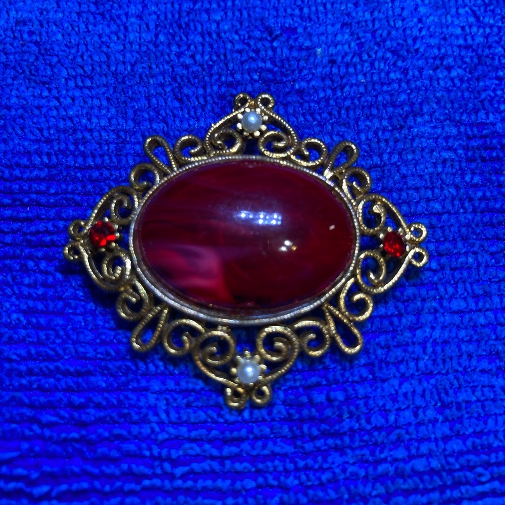 Vintage Gold Tone Filigree Brooch Pin